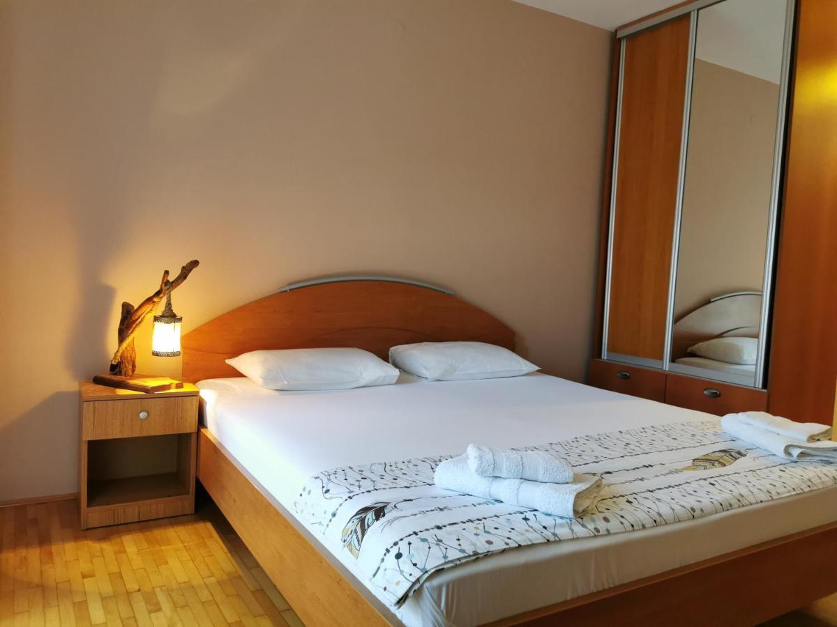 Guesthouse Vukasevic เวียร์ปาซาร์ ภายนอก รูปภาพ